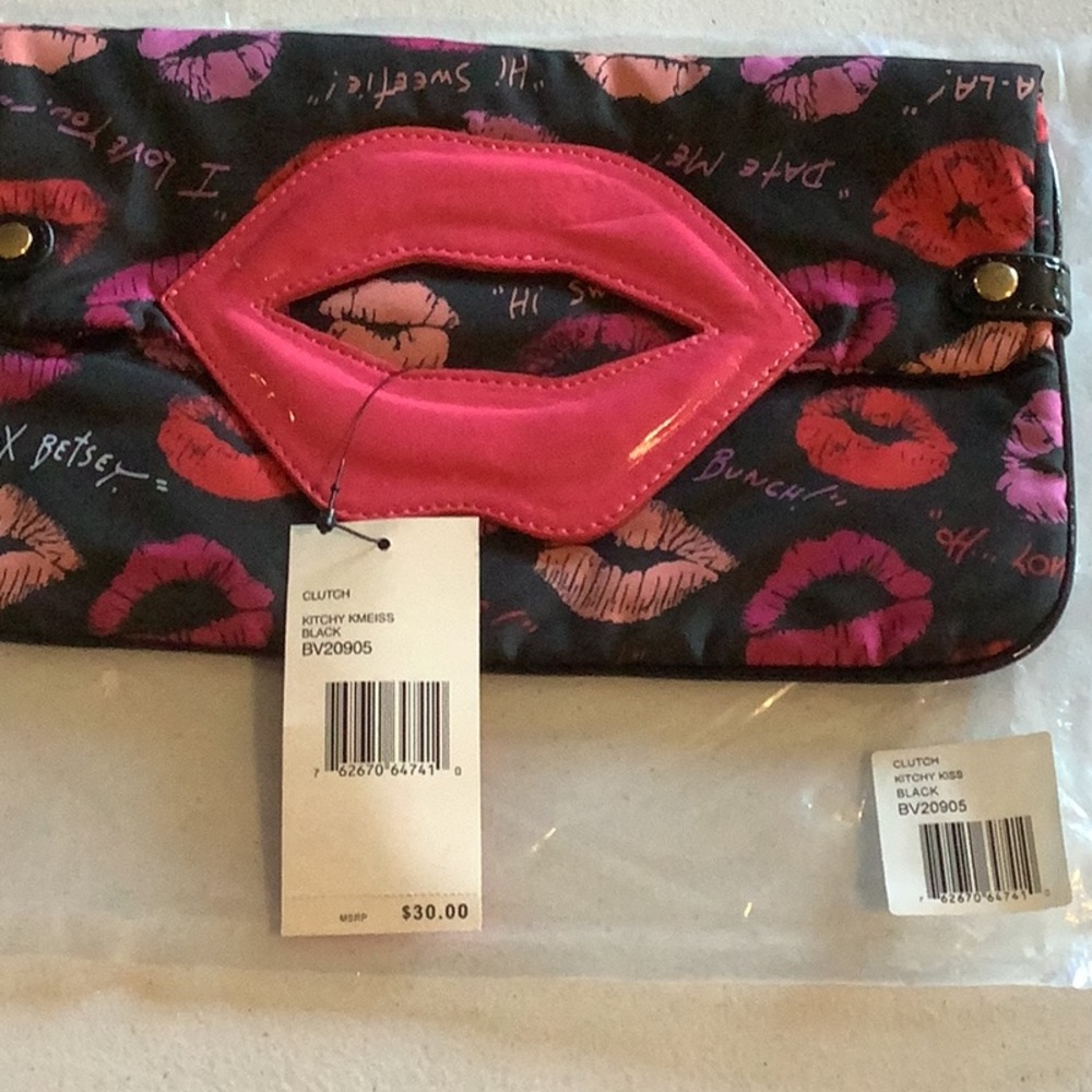 NWT retired Betsey Johnson Betseyville Kitchy Kmeiss black Clutch. - Picture 2 of 5